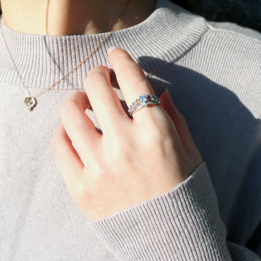 大粒 ダイヤモンドリング 0.5ct 高品質 18金 プラチナ 鑑定書付き ティアラ プリンセス 姫 婚約指輪 結婚10周年 記念日 アニバーサリー (品番 mr-0459-4-cgl-2)