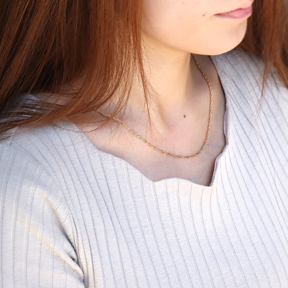 スクリューチェーン ネックレス k18 レディース 中空 チェーンのみ 18金 イエローゴールド 女性 ユニセックス シンプル 誕生日 プレゼント (品番 screw-h-035-k18-l)