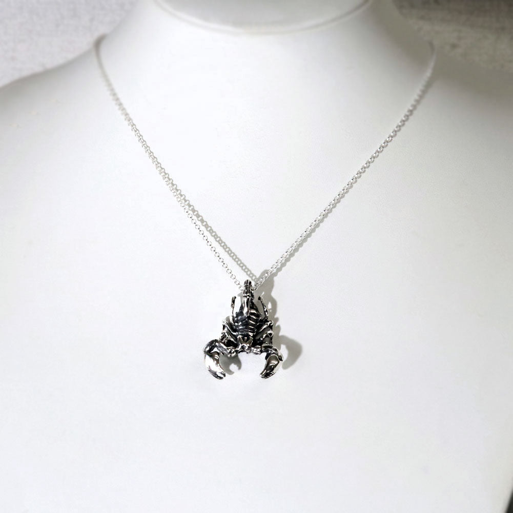 メンズ ペンダントトップ シルバー サソリ 蠍 サソリモチーフ スコーピオン シルバーアクセサリー sv925 ペンダント 男性 いかつめ ごつい (品番 m-0128)