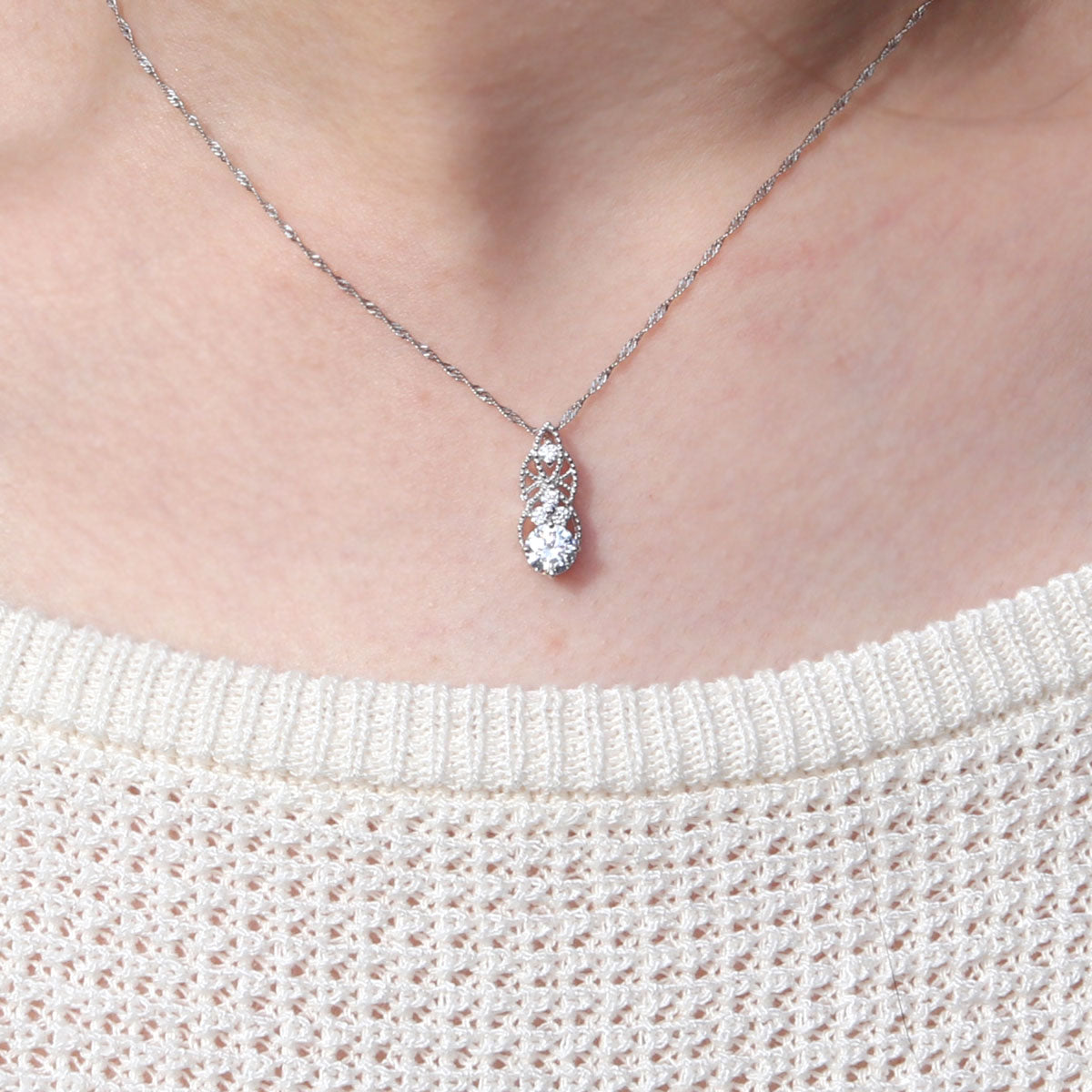 鑑定書付き 天然ダイヤモンド 0.5ct レース調 ネックレス レディース 繊細 透かし K18 pt900 ミルデザイン アンティーク調 記念日 ご褒美ジュエリー (品番 mh-0425-4-cgl)