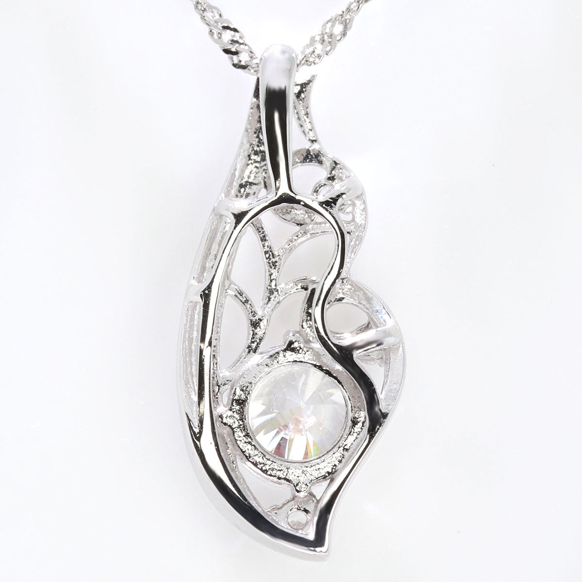 天然ダイヤモンド フェザー ネックレス 鑑定書付き 0.5ct 唐草 透かし 羽根 レディース 18金 プラチナ フェアリー 高級 上品 妻 感謝 特別 ギフト (品番 mh-0426-4-cgl)