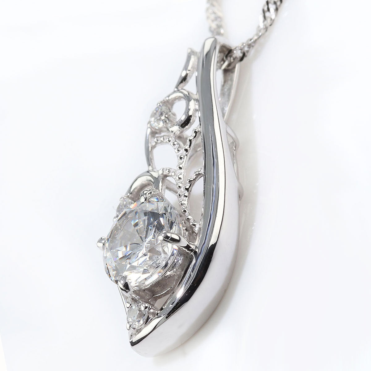 天然ダイヤモンド フェザー ネックレス 鑑定書付き 0.5ct 唐草 透かし 羽根 レディース 18金 プラチナ フェアリー 高級 上品 妻 感謝 特別 ギフト (品番 mh-0426-4-cgl)