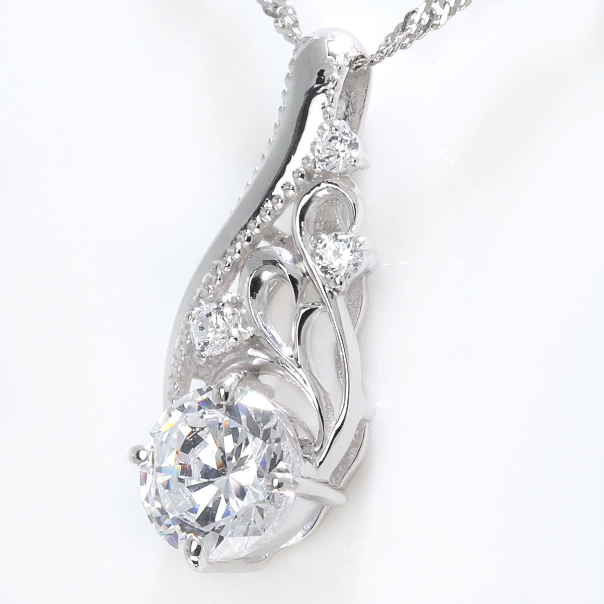 レディース ダイヤモンド ネックレス 0.5ct 鑑定書付き アラベスク 18金 プラチナ リーフ ミル調 華やか 高級 上品 誕生日 記念日 特別なジュエリー (品番 mh-0427-4-cgl)