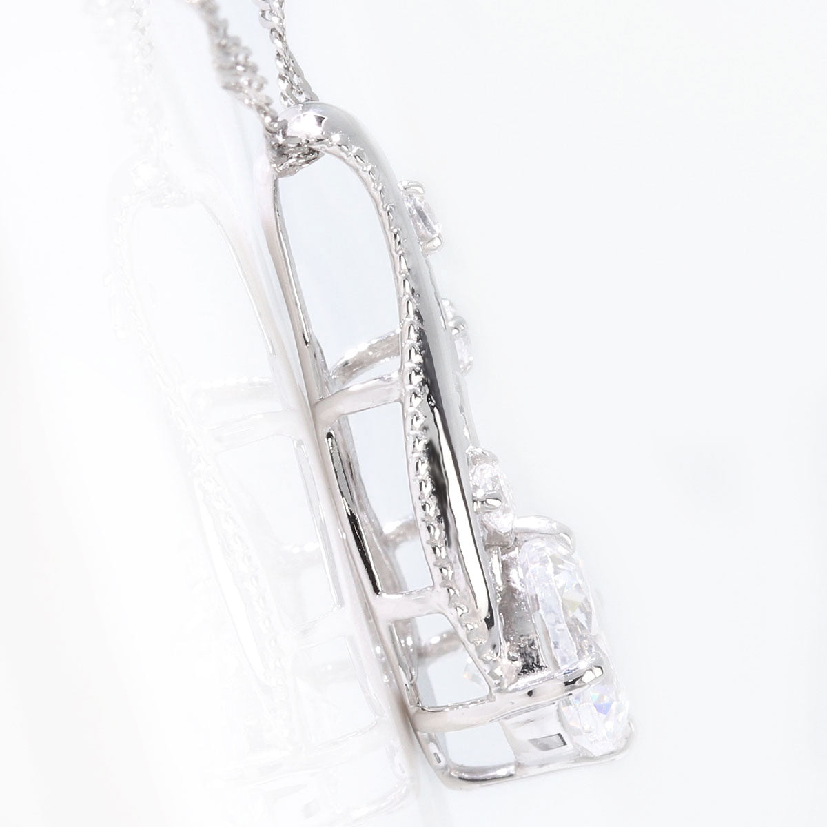 レディース ダイヤモンド ネックレス 0.5ct 鑑定書付き アラベスク 18金 プラチナ リーフ ミル調 華やか 高級 上品 誕生日 記念日 特別なジュエリー (品番 mh-0427-4-cgl)