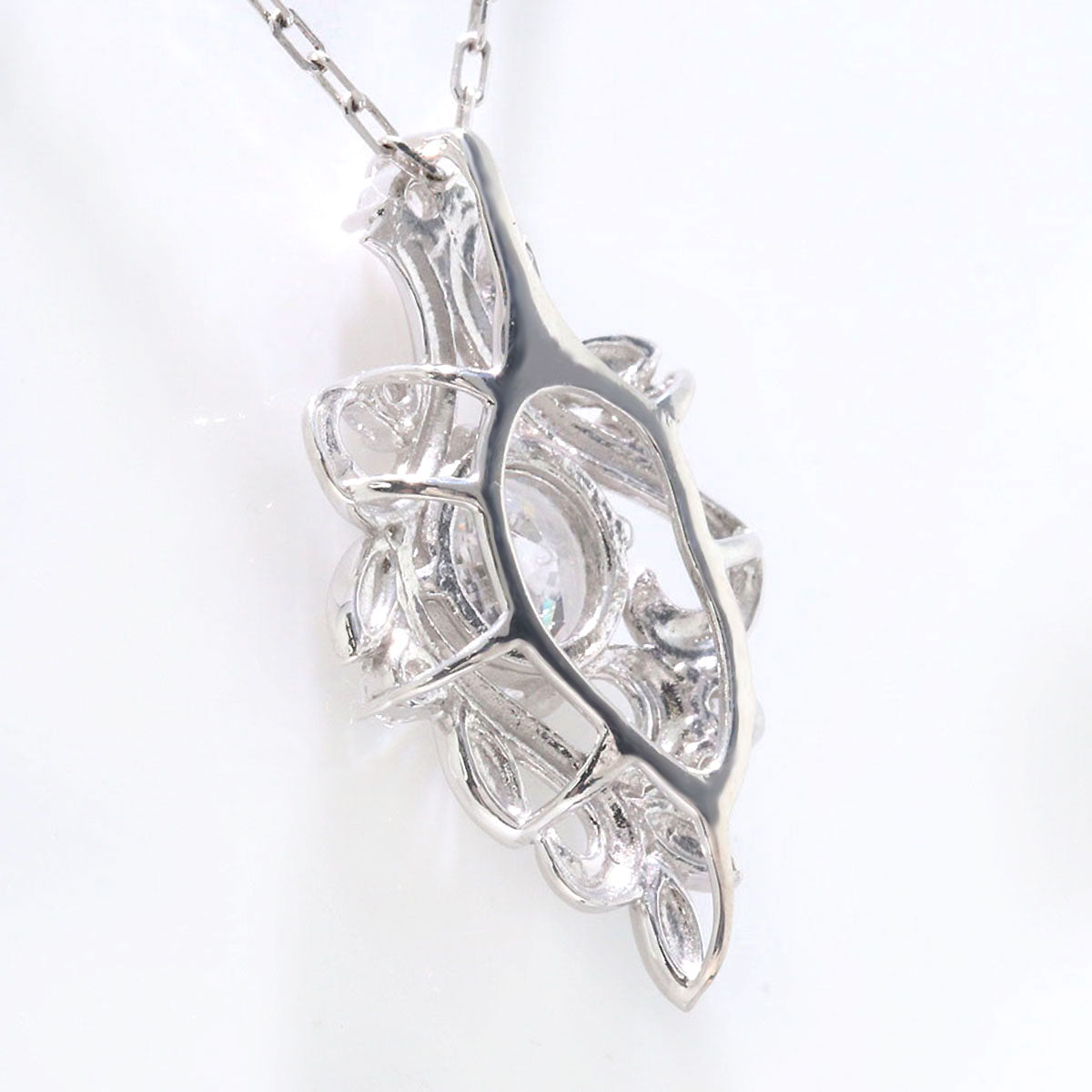 ダイヤモンド ネックレス レディース 鑑定書付き 0.5ct リーフ 18金 プラチナ 上質ダイヤモンド 天然石 唐草 華やか ラグジュアリー ジュエリー (品番 mh-0437-4-cgl)