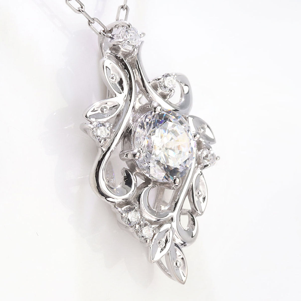 ダイヤモンド ネックレス レディース 鑑定書付き 0.5ct リーフ 18金 プラチナ 上質ダイヤモンド 天然石 唐草 華やか ラグジュアリー ジュエリー (品番 mh-0437-4-cgl)