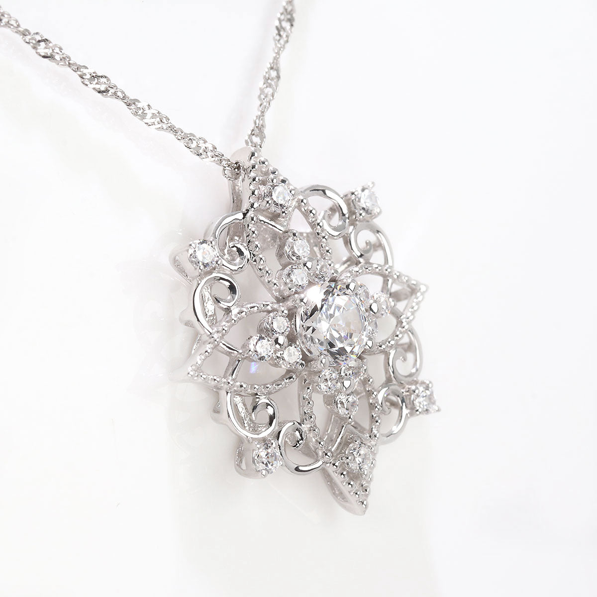 ダイヤモンド レディース ネックレス フラワー 鑑定書付き 0.25ct SI VS VVS プラチナ 18金 唐草 ミルグレイン 結晶 高級 綺麗 特別 記念 ギフト (品番 mh-0439-4-cgl)