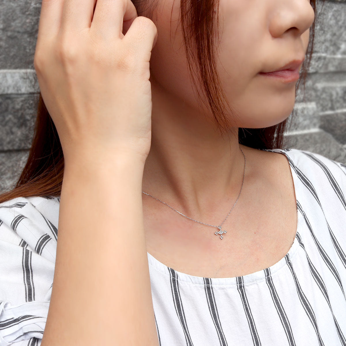 シンプル クロス ネックレス 小ぶり ボールデザイン プチネックレス 丸玉 可愛い K10 K18 Pt900 ペンダント 十字架 鏡面丸玉 普段使い 日本製 (品番 mpn-0151)
