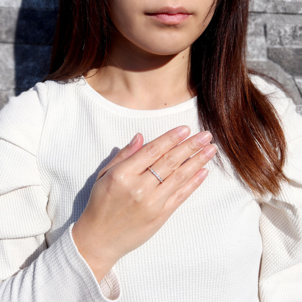 リボン リング シルバー ハーフエタニティ 可愛い レディース 指輪 ピンキー りぼん 人気 シルバーアクセサリー シンプル 華奢 (品番 mr-0093-sv)