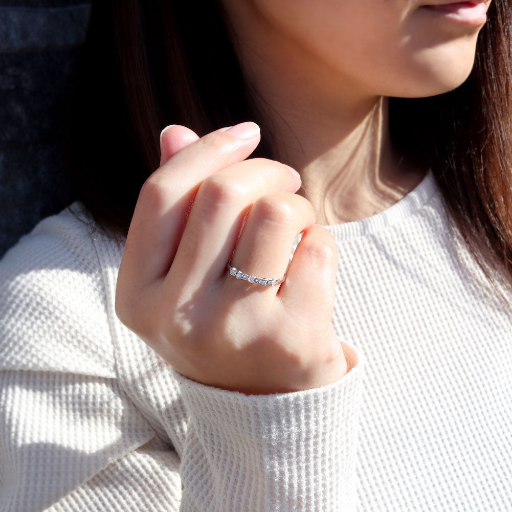リボン リング シルバー ハーフエタニティ 可愛い レディース 指輪 ピンキー りぼん 人気 シルバーアクセサリー シンプル 華奢 (品番 mr-0093-sv)
