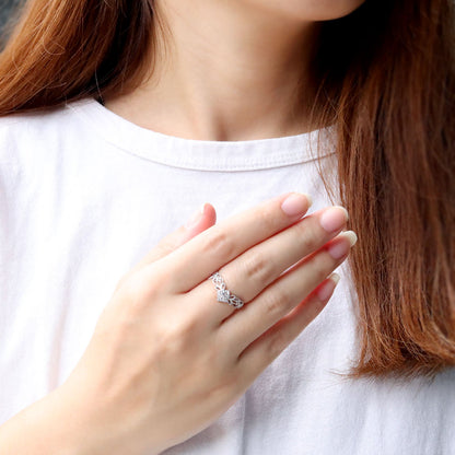 婚約指輪 ダイヤモンド 0.25ct 鑑定書付き 指輪 V字リング プラチナ 18金  SI VS VVS 唐草 ティアラ 三つ葉 ミル打ち 綺麗 プロポーズ (品番 mr-0441-4-cgl-2)