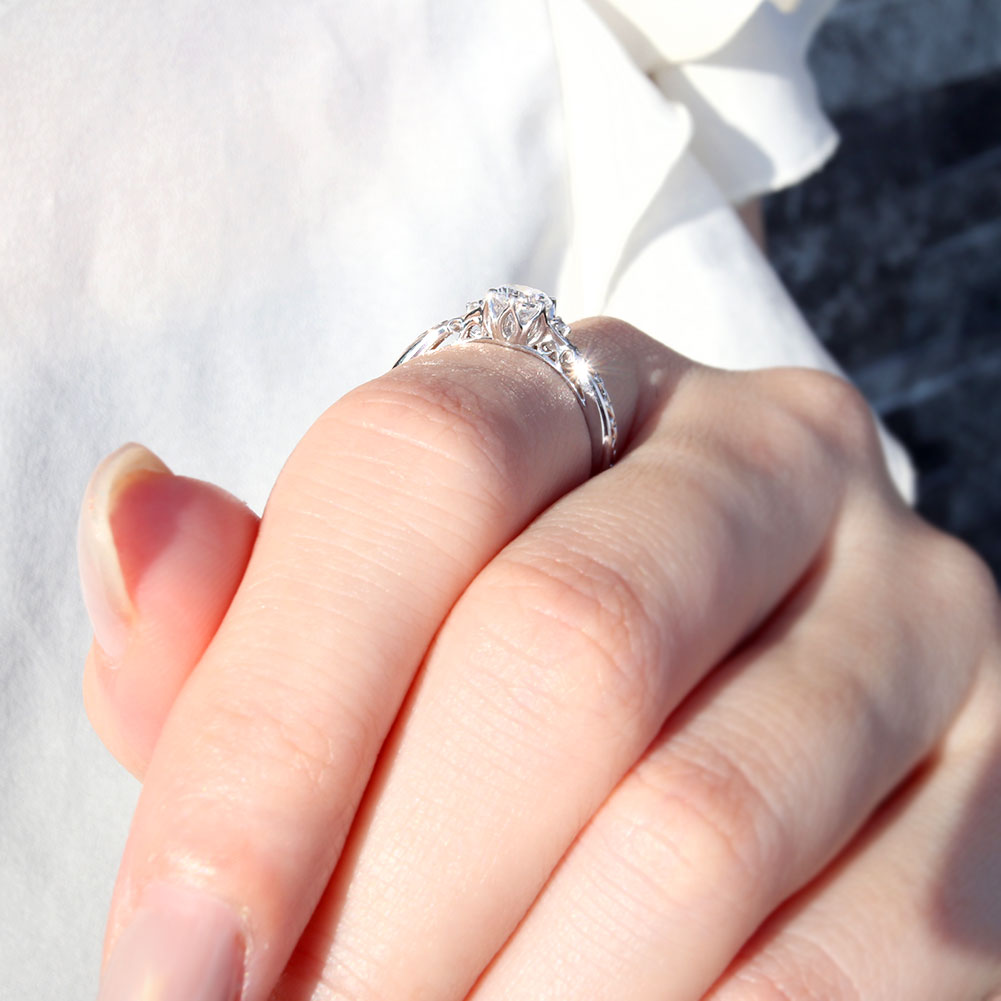 エンゲージリング 鑑定書付き ダイヤモンド 指輪 婚約指輪 K18 Pt900 透かし 高品質アラベスク SI VS VVS 結婚記念日 ブライダル プロポーズ (品番 mr-0486-4-cgl-2)