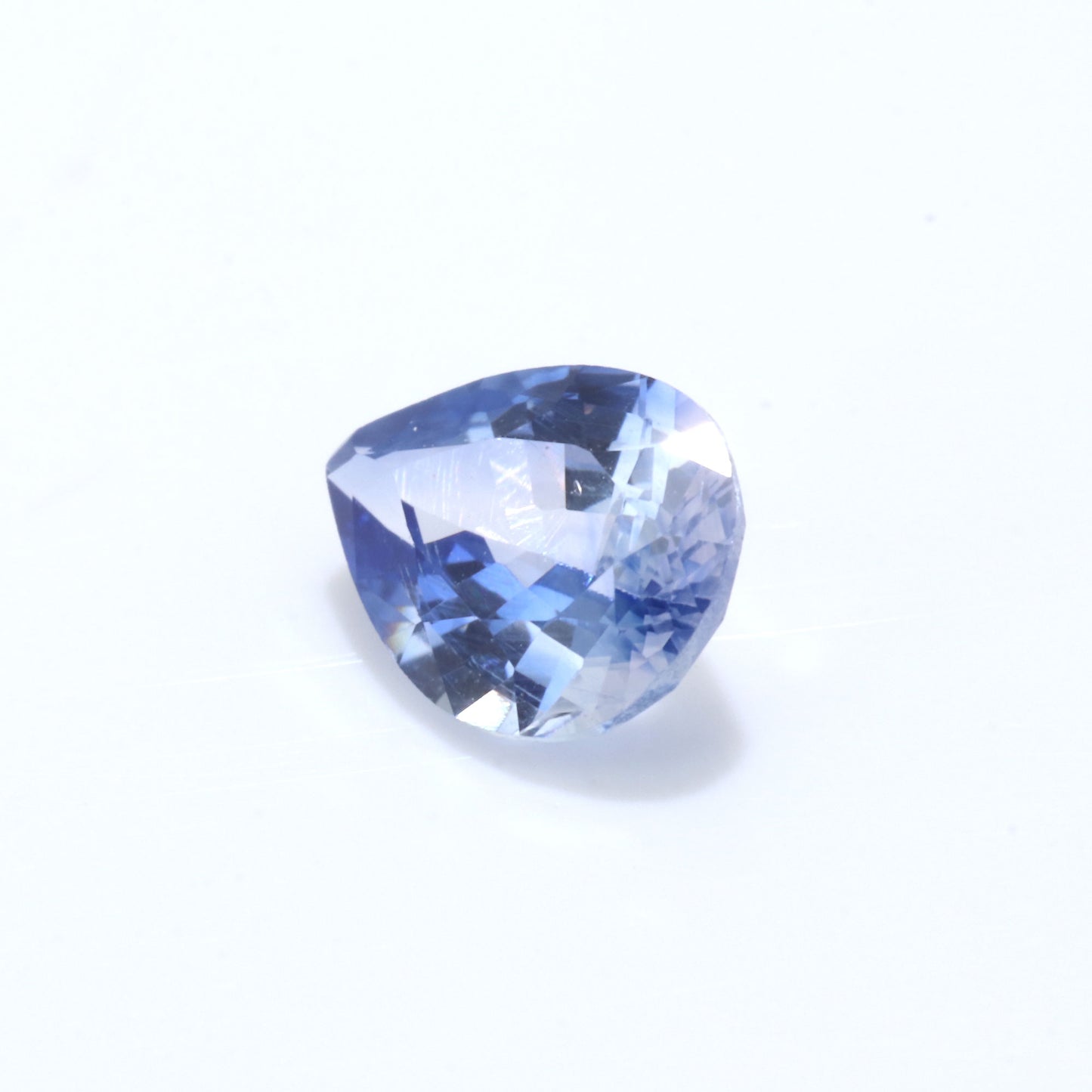 サファイア ルース ペアシェイプカット 5.2mm×4.0mm 0.375ct (品番 ruth-r71022-005)