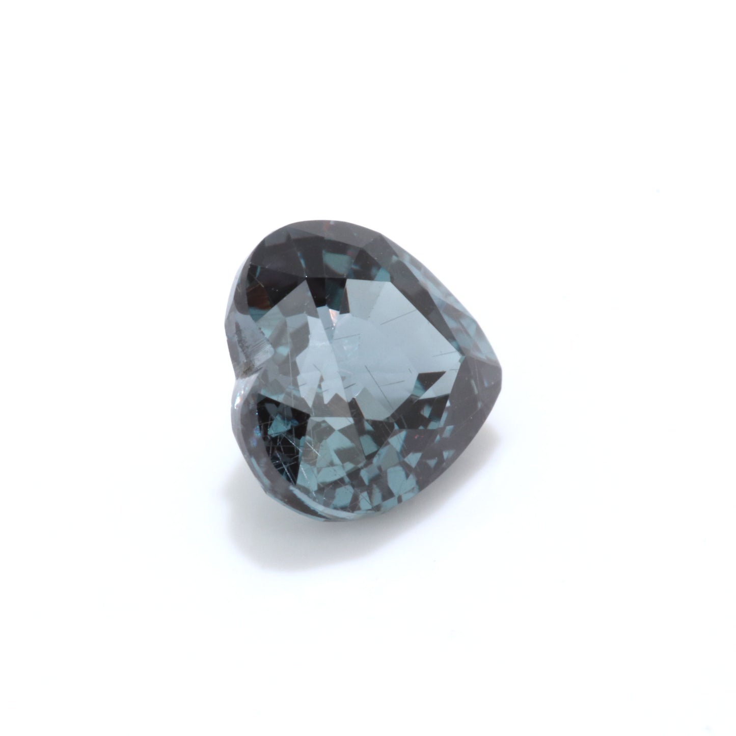 カラーチェンジ ベキリーブルー ガーネット ルース ハートシェイプカット 5.3×5.1mm 0.78ct (品番 ruth-r7929-018)